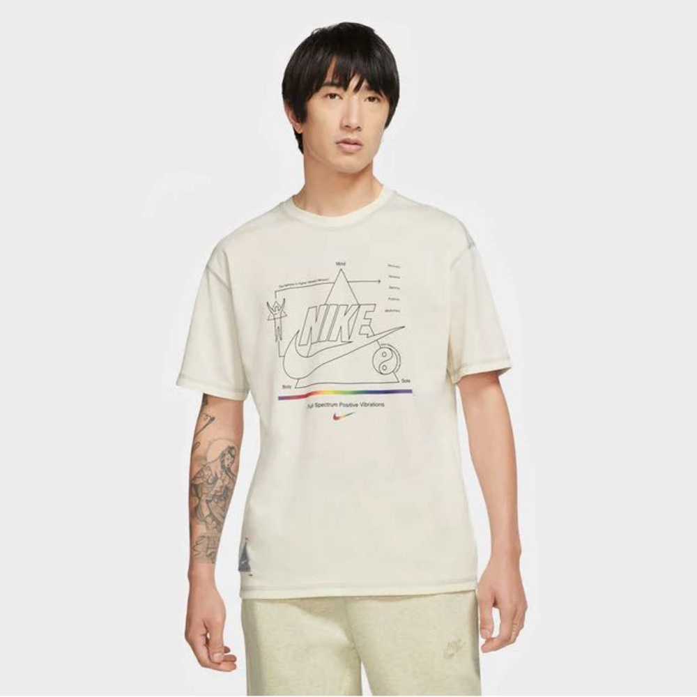 Nike Men's Cream Graphic T-Shirt